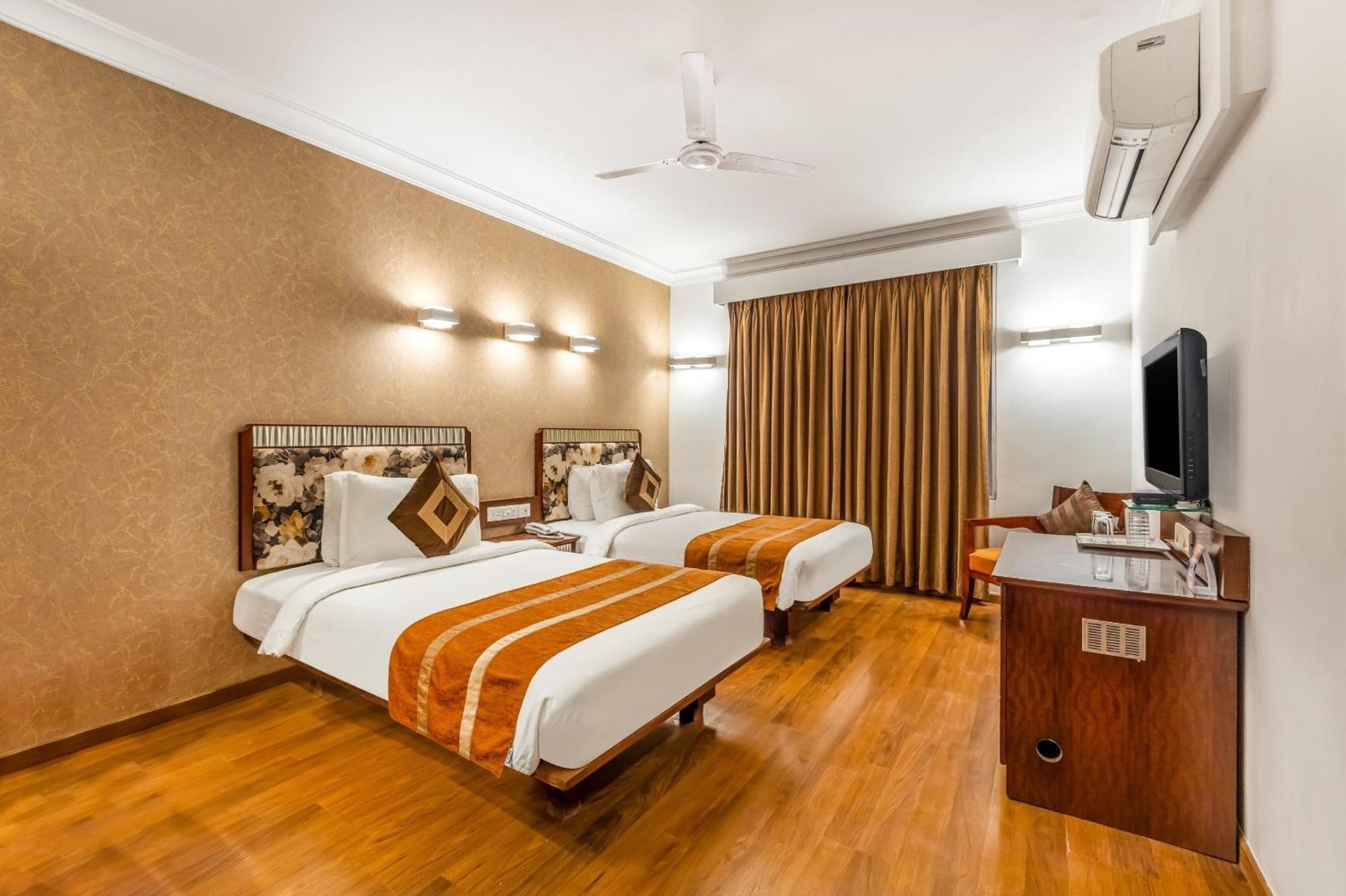 Clubhouse Nami Residency, 4* Ahmedabad