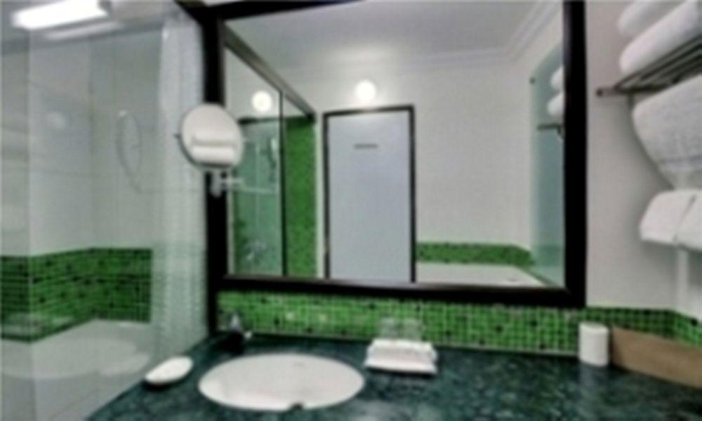 Clubhouse Nami Residency, 4*