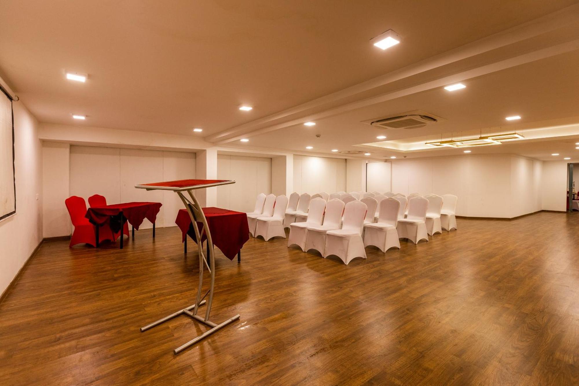 Clubhouse Nami Residency, Hotel 4*