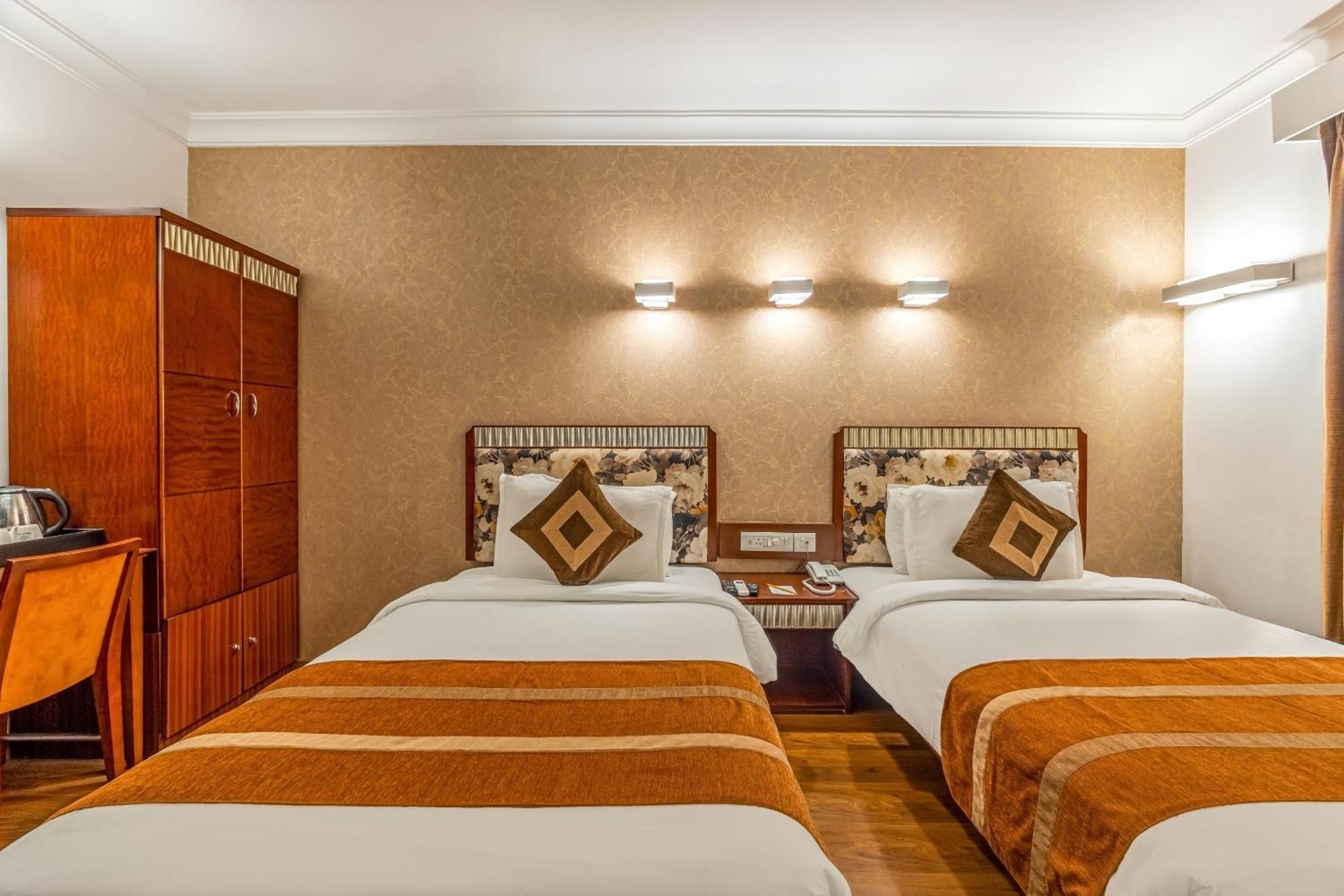 Clubhouse Nami Residency, 4*