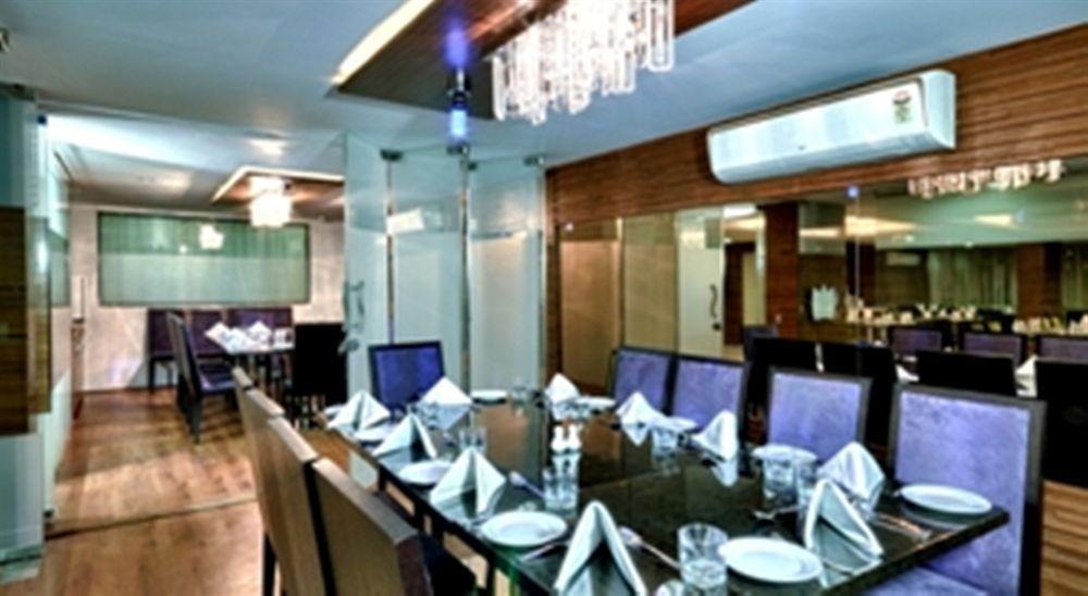 Clubhouse Nami Residency, 4* Ahmedabad